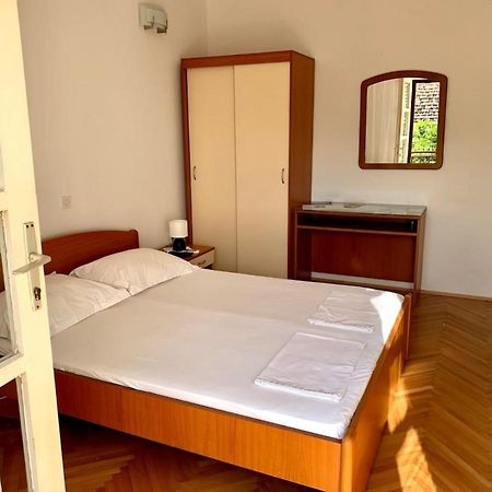 Obradovic Rooms & Apartments Makarska Eksteriør bilde